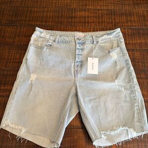 Cello 2XL light wash high rise Bermuda distressed Jean shorts